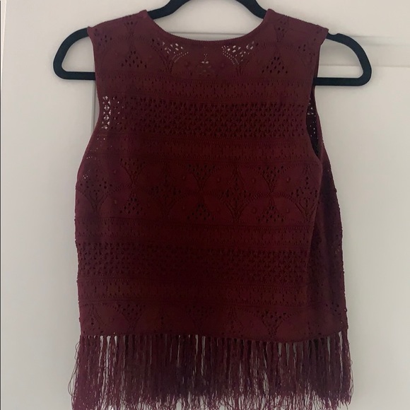 Alc burgundy top . - Picture 3 of 5